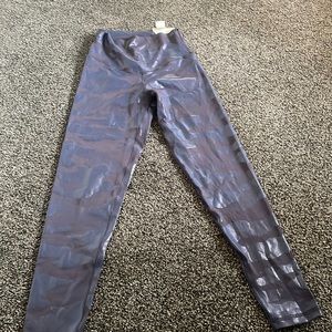 aerie shiny camo leggings